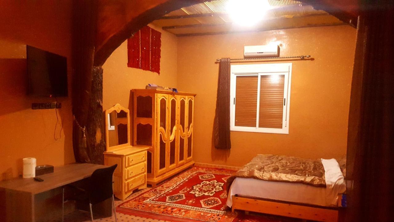 Hotel Kasbah Meteorites Imi n'Ouzrou Exterior foto